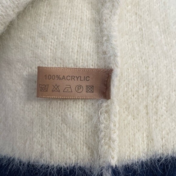 Janice The Wonder Sweater in Cream‎ - Picture 14 of 15